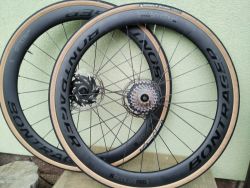 Zapletená kola BONTRAGER AEOLUS pro 5