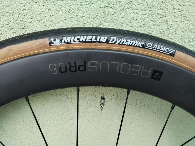 Zapletená kola BONTRAGER AEOLUS pro 5