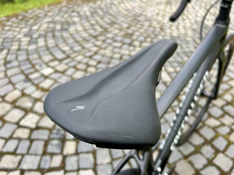 Specialized Allez E5 2026 vel 52 jen 50km!