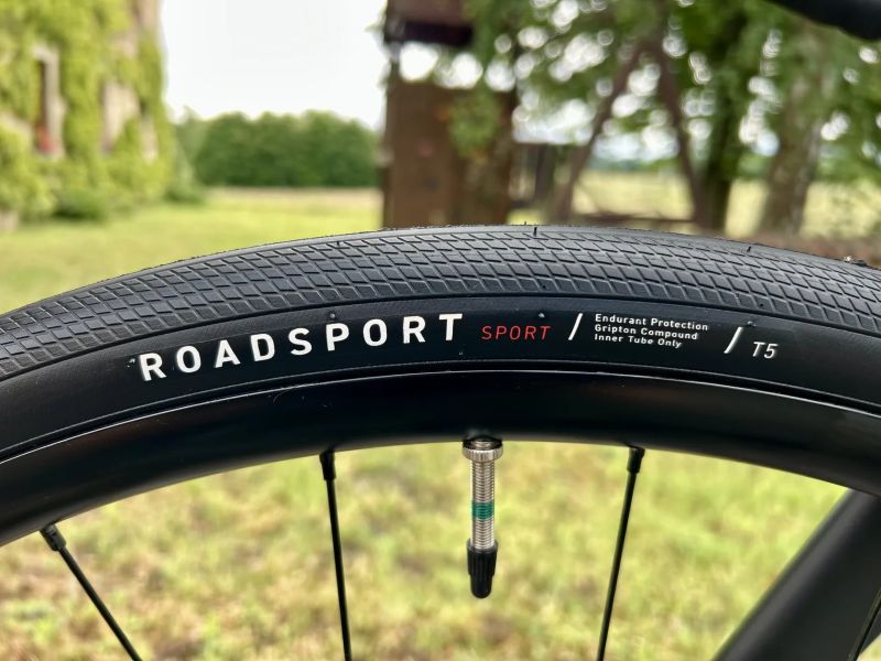 Specialized Allez E5 2026 vel 52 jen 50km!
