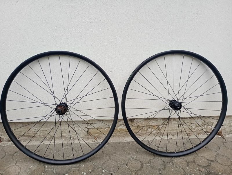 Gravel kola z GHOST asket CF pro