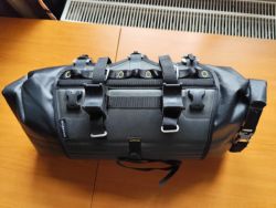 Bikepacking set ROCKRIDER (košík + vodotěsný vak 15 l) - TOP STAV, v záruce
