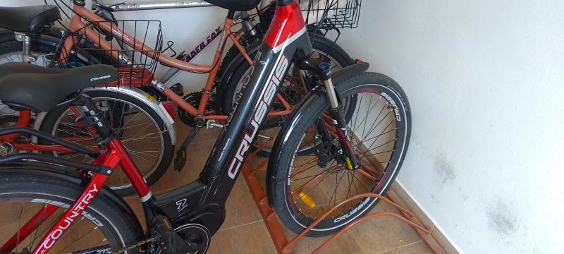 Crussis e-country 7,7 S