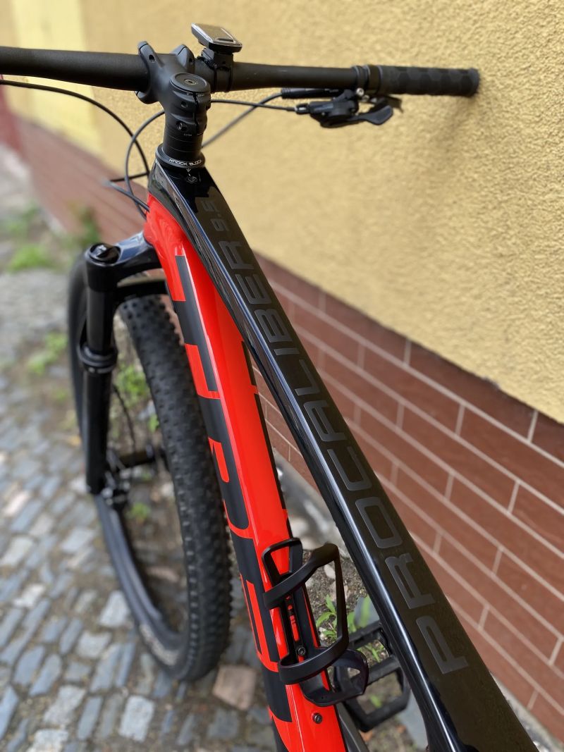 Trek Procaliber 9.5 Radioactive Red Carbon Horské kolo
