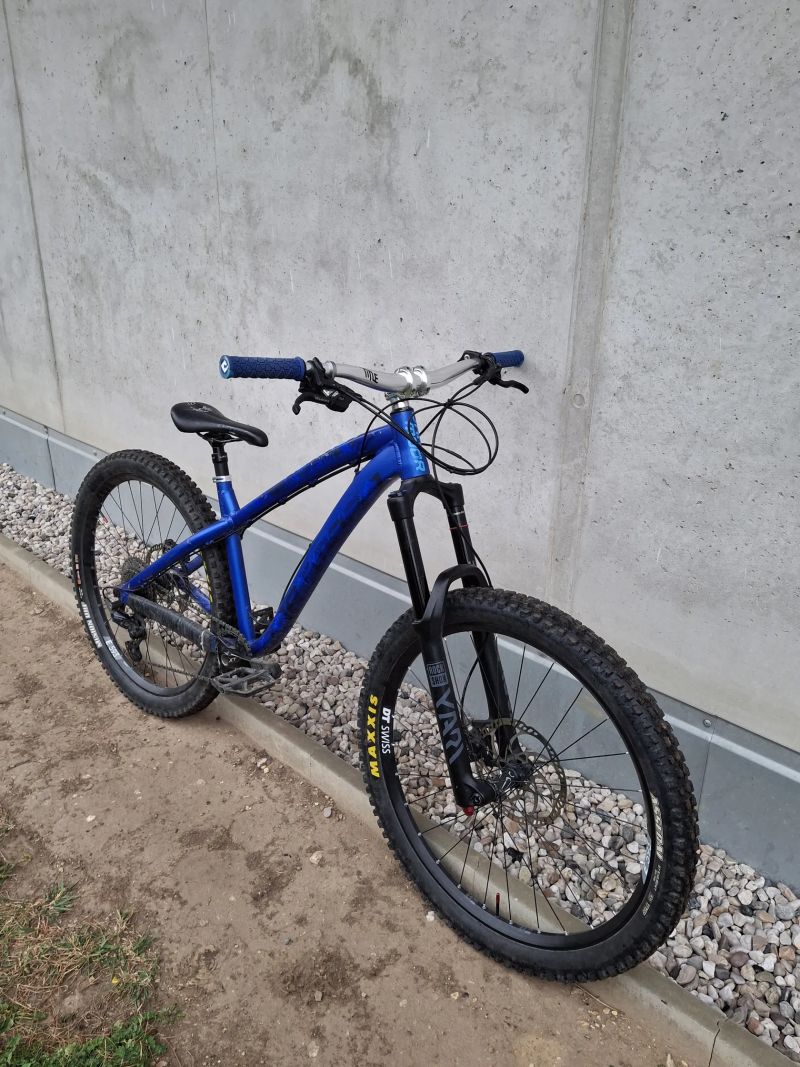 Custom Enduro kolo Dartmoor Hornet - TITLE doplňky