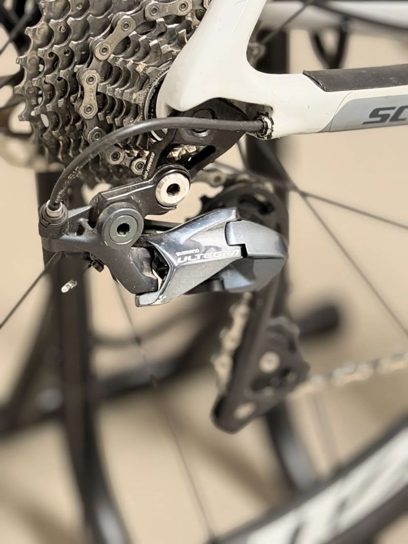 Scott Addict 20 Disc 2021 / vel. 56 L / Shimano 105 / Kola Zipp / Wattmetr
