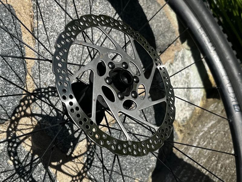 Bontrager Kovee Elite 23 - boost, přední + zadní 