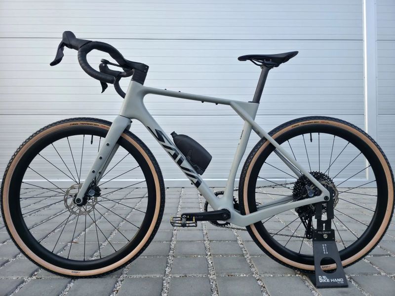Gravel SAVA GRUS 2.0 2025 Carbon AXS 28" - velikost M