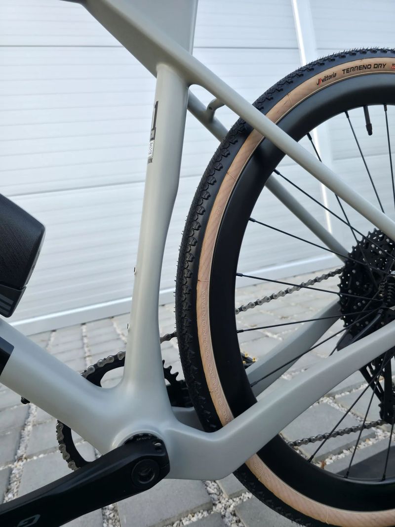 Gravel SAVA GRUS 2.0 2025 Carbon AXS 28" - velikost M