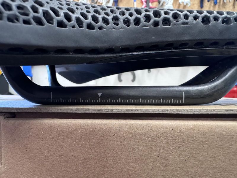 Fizik Vento Antares R1 Adaptive sedlo 