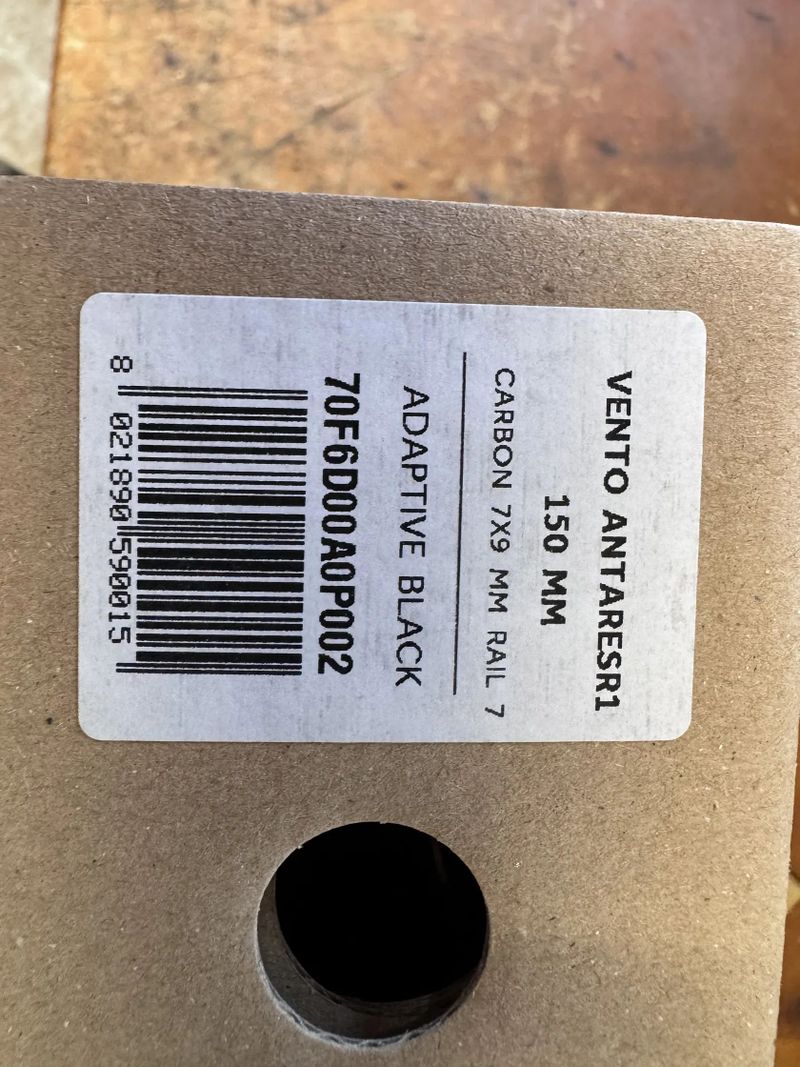 Fizik Vento Antares R1 Adaptive sedlo 