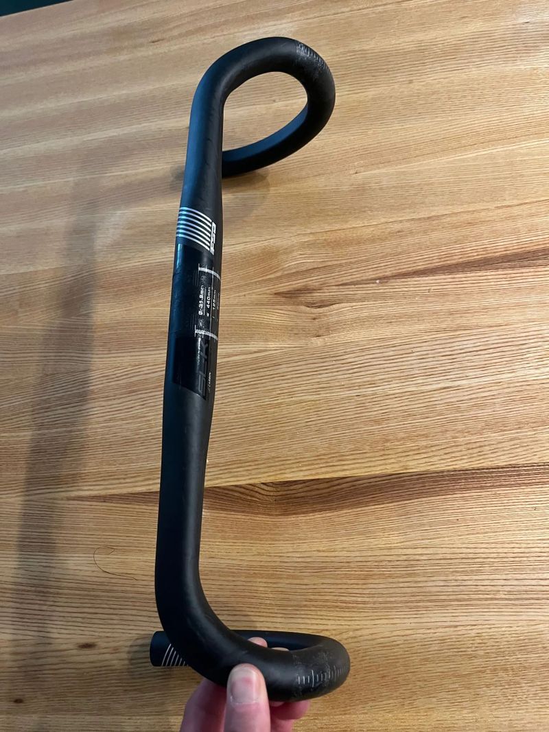 karbonová silniční řídítka FSA SL-K UD Carbon Compact 440mm včetně představce FSA