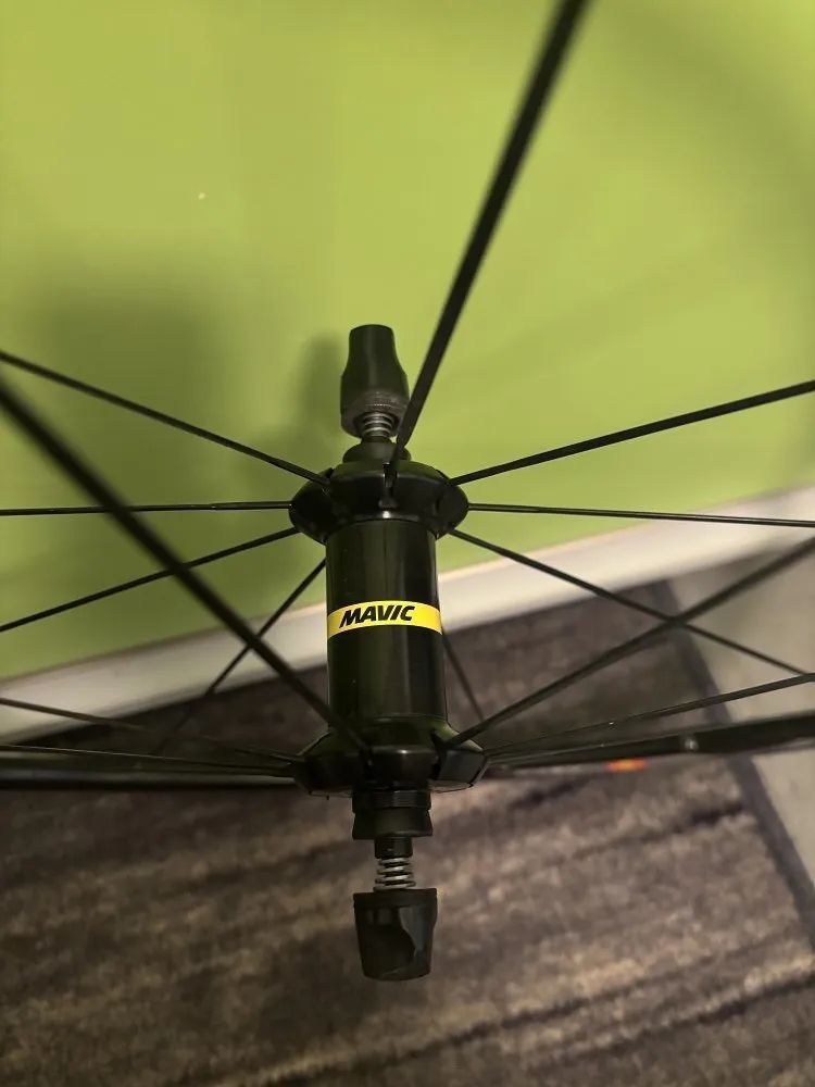 Zapletené přední kolo Mavic Ksyrium Elite