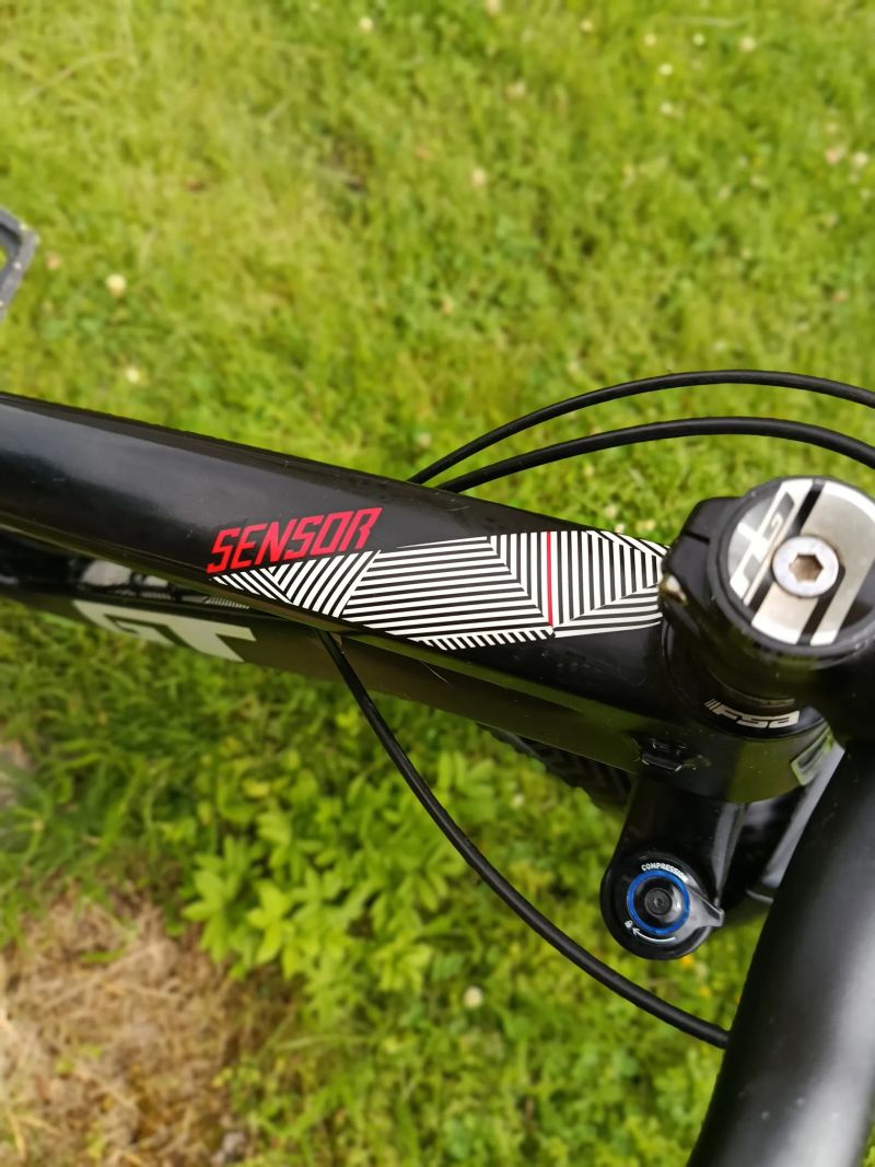 GT Sensor Carbon Elite