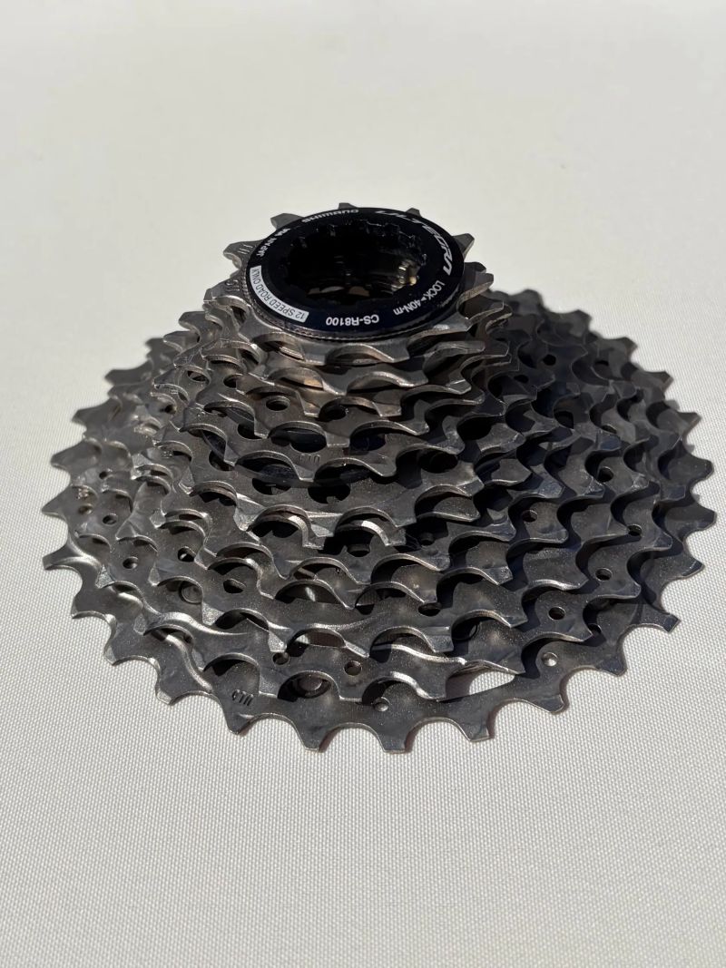 Shimano Ultegra CS-R8100, 12 rychlostí, rozsah 11-30T.