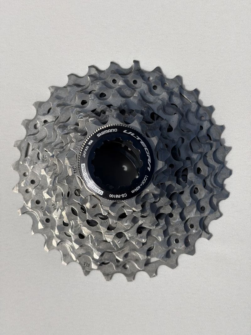 Shimano Ultegra CS-R8100, 12 rychlostí, rozsah 11-30T.