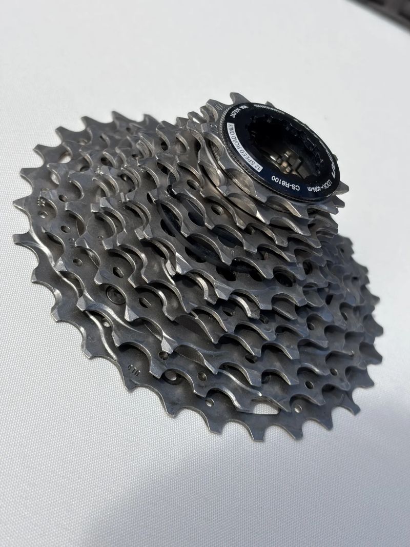 Shimano Ultegra CS-R8100, 12 rychlostí, rozsah 11-30T.