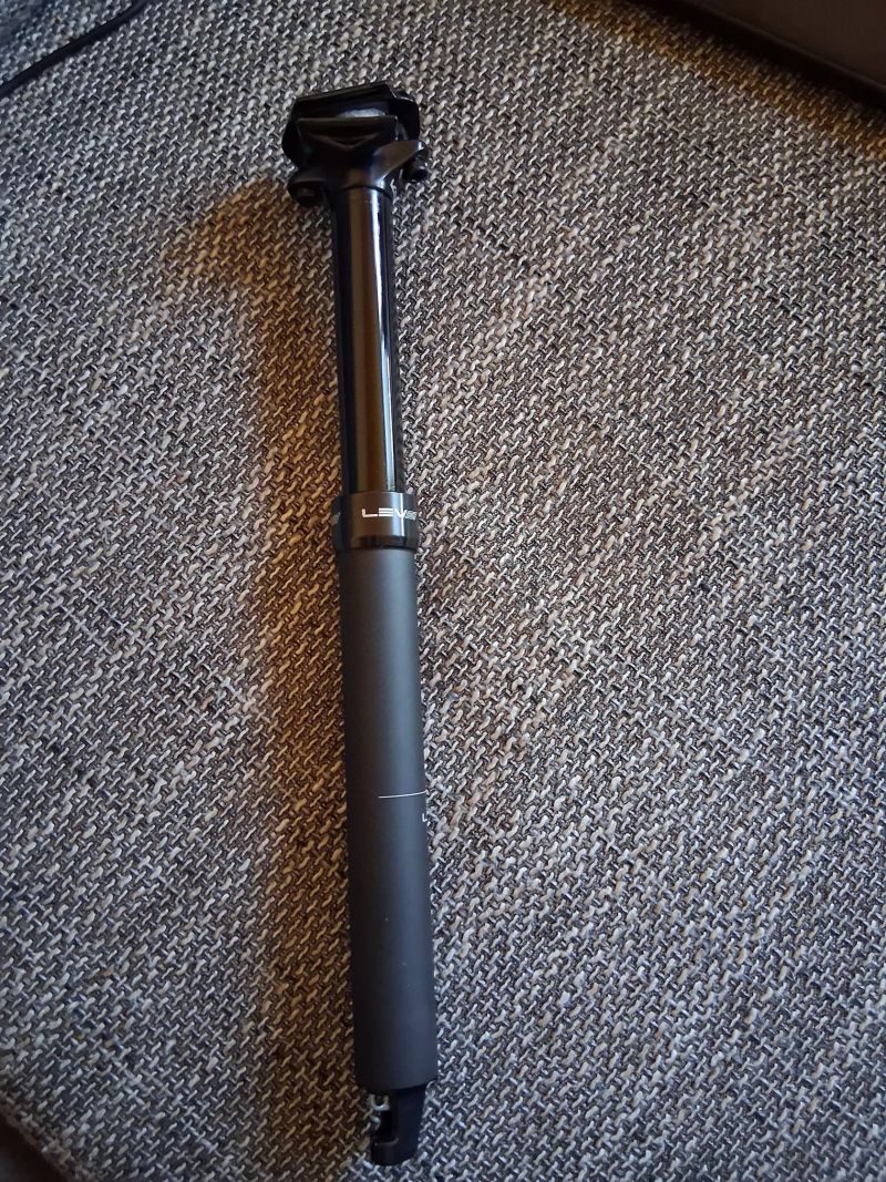 Nová sedlovka Kind Shock LEV SI 30,9mm, 120 mm zdvih