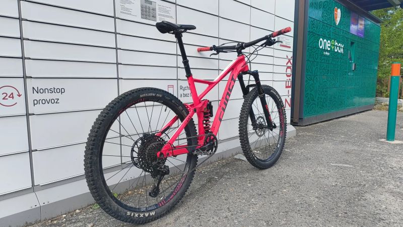 Ghost Slamr 6.7 | Celoodpružený trailbike, Super Deluxe Coil👀