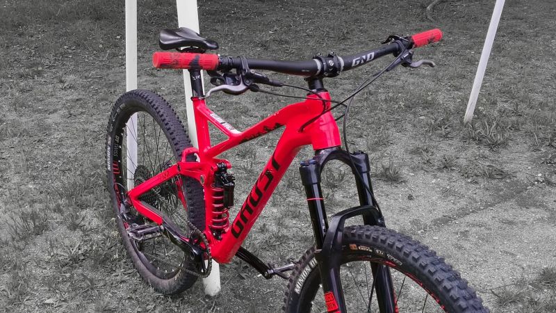Ghost Slamr 6.7 | Celoodpružený trailbike, Super Deluxe Coil👀