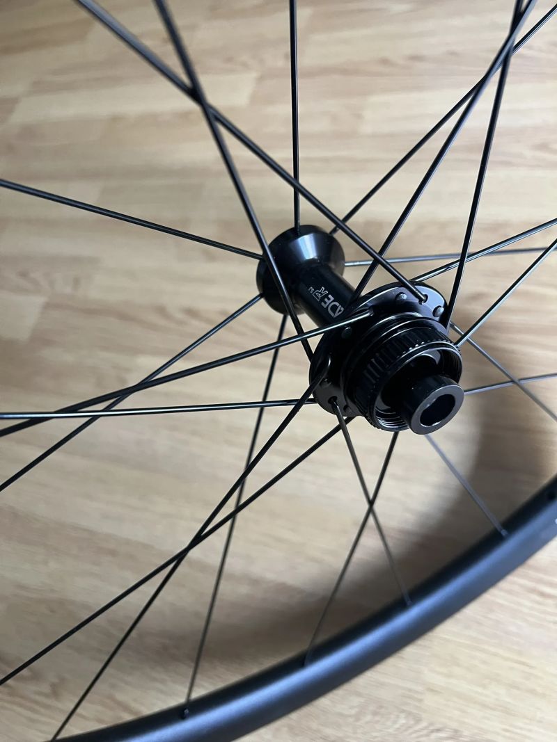 Nové - Newmen Evolution SL R.35, 21/21 Spokes, 12x100mm/12x142mm, Tubeless Ready