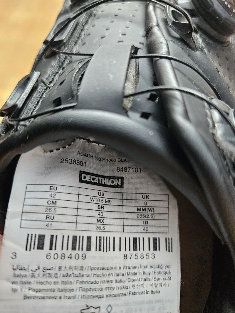 Silniční cyklistické tretry značky Van Rysel 900, velikost 42 (26,5 cm).