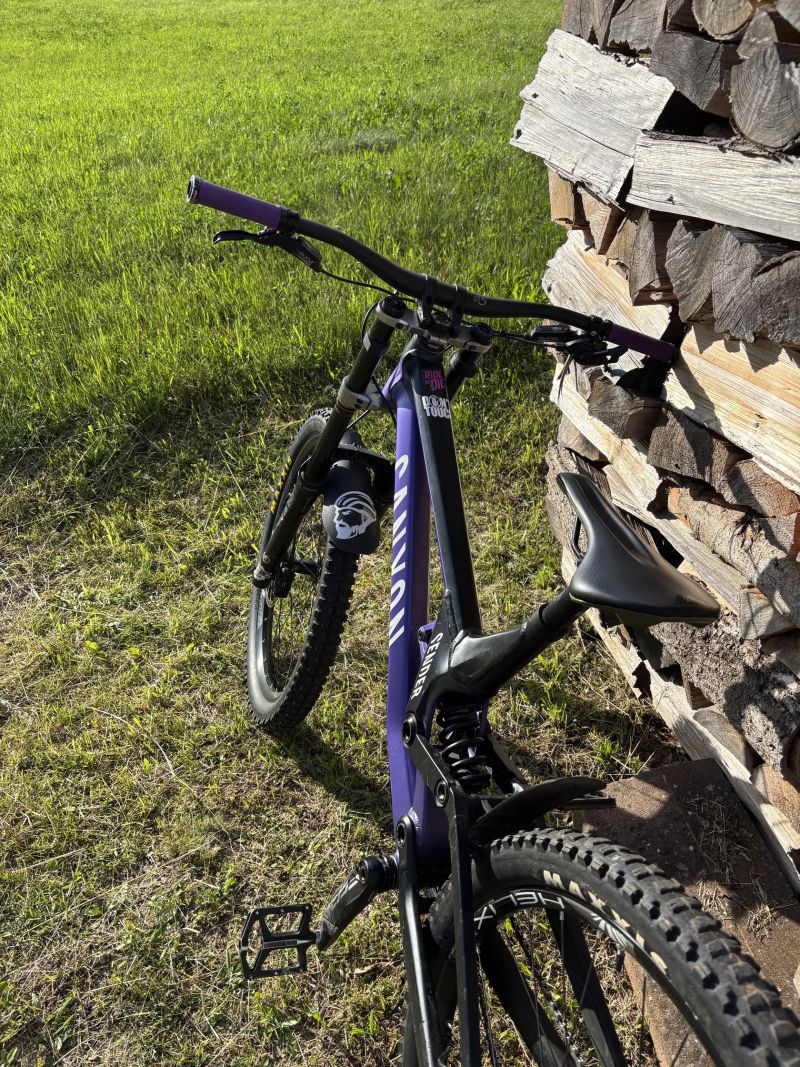 Canyon sender