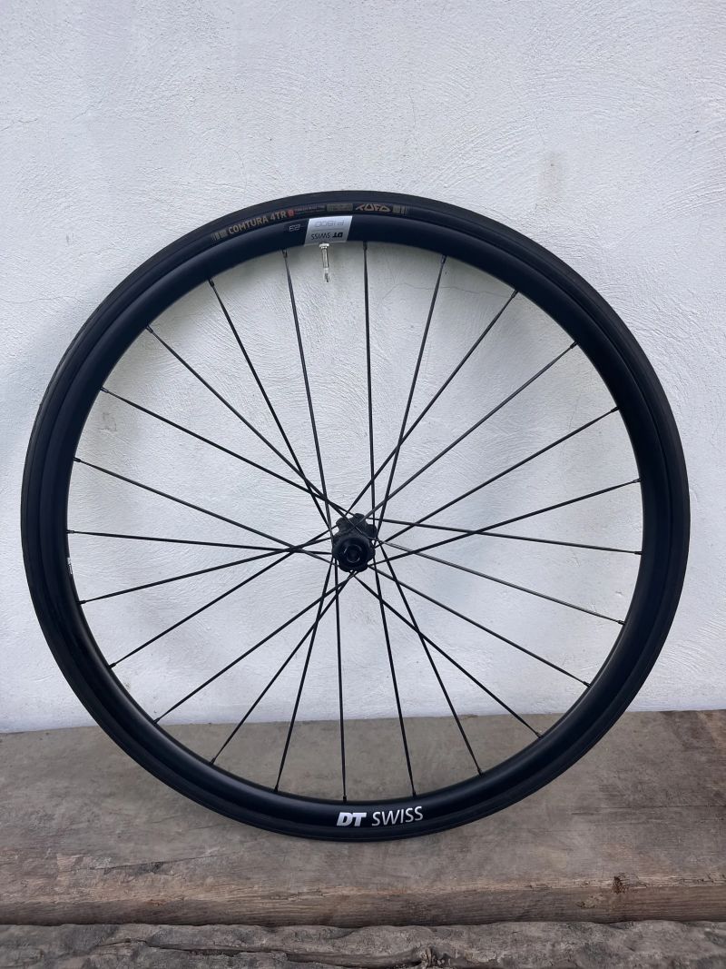 Prodám zapletená kola DT Swiss P1800 Spline 23