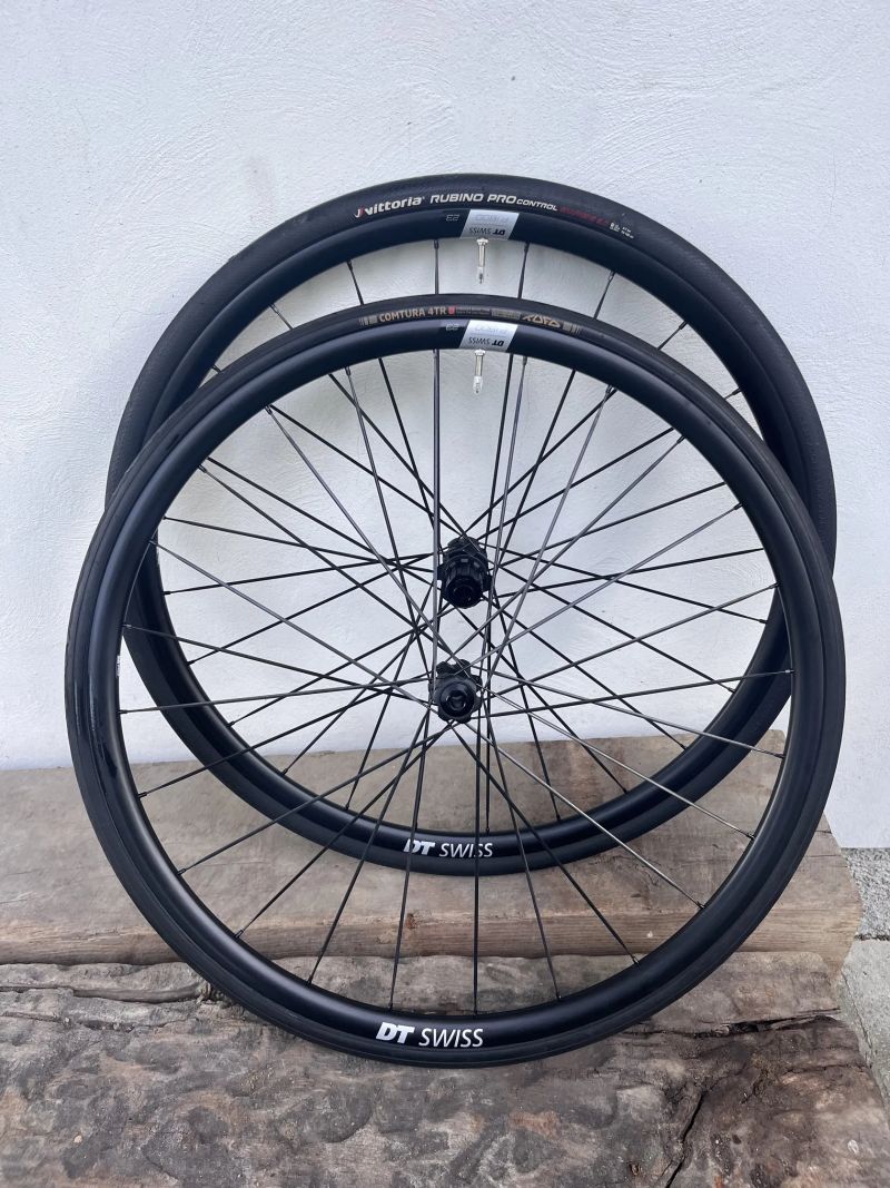 Prodám zapletená kola DT Swiss P1800 Spline 23