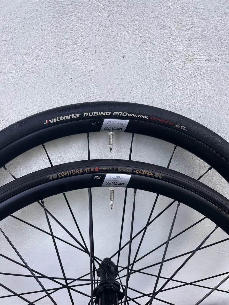 Prodám zapletená kola DT Swiss P1800 Spline 23