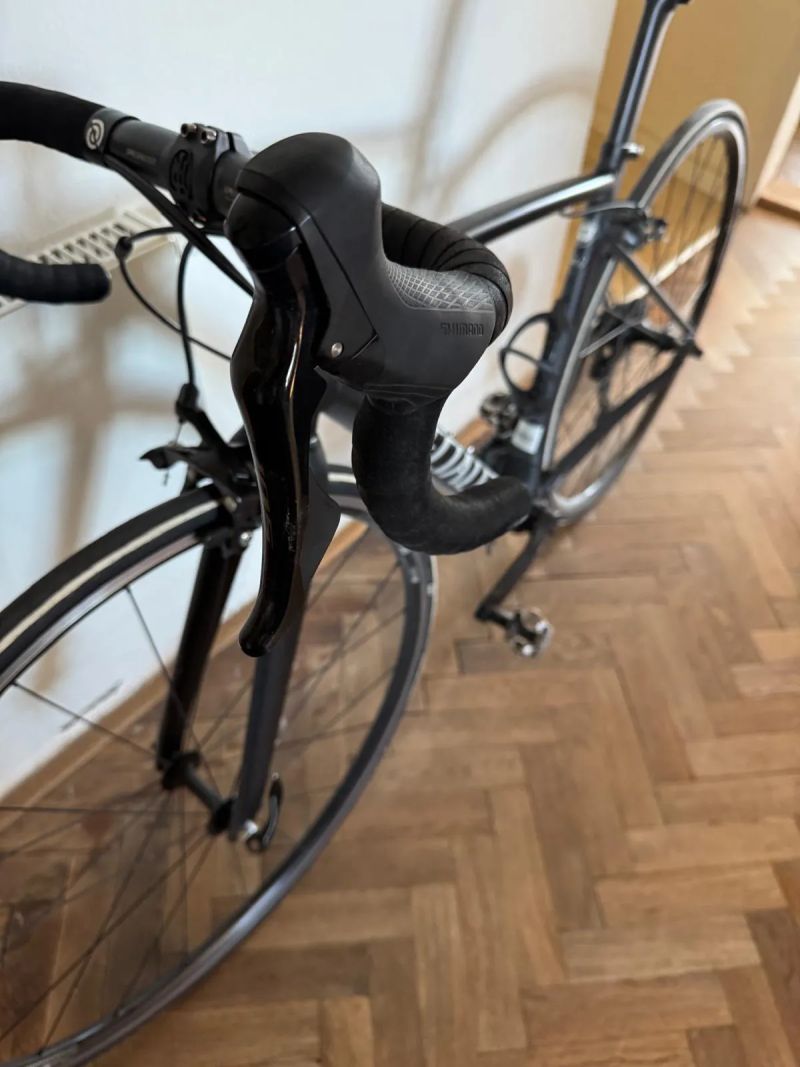 Specialized Tarmac Carbon Ultegra – silniční kolo
