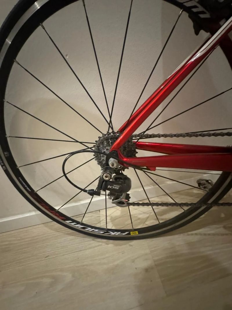 Prodám karbonové silniční kolo Specialized Amira