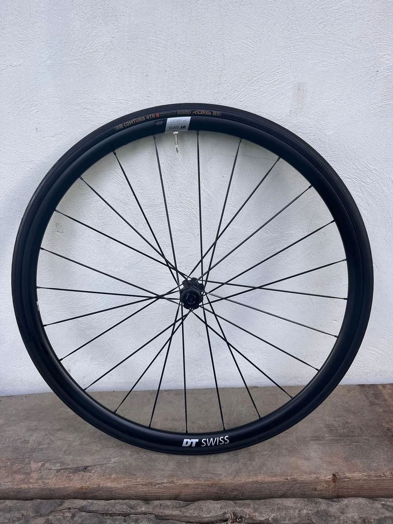 Prodám zapletená kola DT Swiss P1800 Spline 23