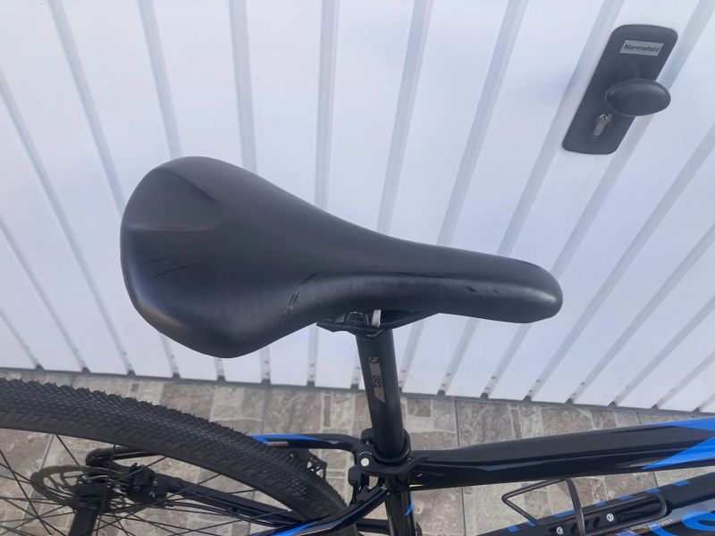 GRAVEL NEBO FITNESS KOLO S ROVNÝM ŘIDÍTKEM. 