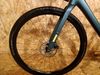 Gravel kolo NUROAD RACE 2026 royalgreen´n´black, velikost rámu XS 