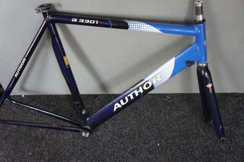 Author a3301 vel 60cm