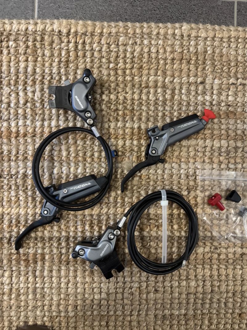 NOVÉ Sram Code BRZ