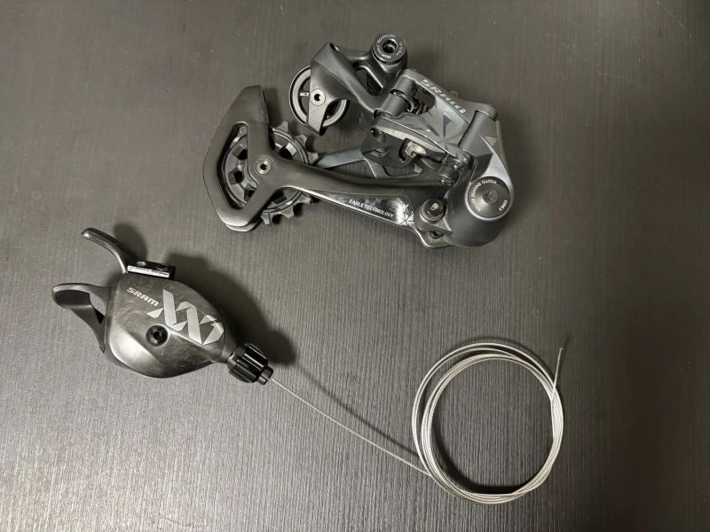 Přehazovačka + řazení SRAM XX1 Eagle Lunar
