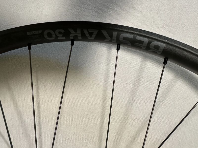sada kol 29" Newmen Beskar 30 Base/Strong, Sram XD, 6 děr, TR, E-MTB