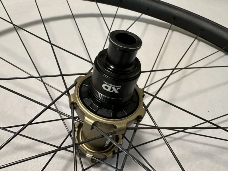 sada kol 29" Newmen Beskar 30 Base/Strong, Sram XD, 6 děr, TR, E-MTB
