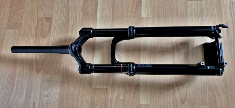 Predam novu ROCKSHOX REVELATION RC 29" DeBonAir 150mm BOOST
