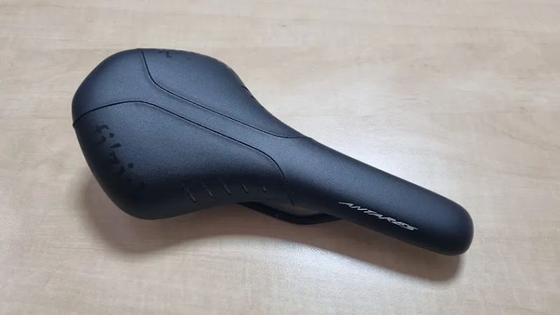 Italské sedlo Fizik Antares R5