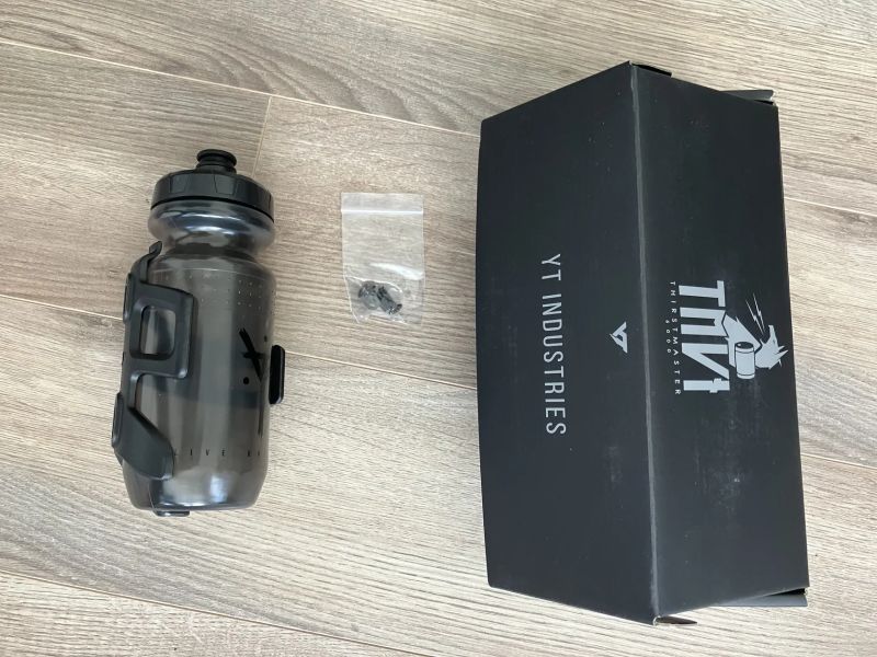 Lahev s držákem YT Thirstmaster 6000 bottle set