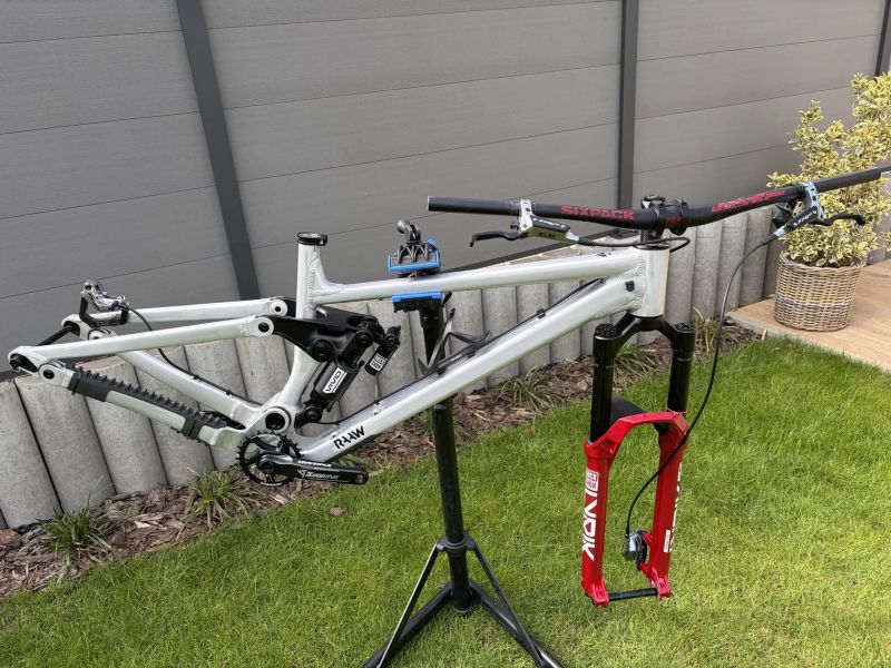 RAAW Jibb V2 LT vel.M (zdvihy 141/160)