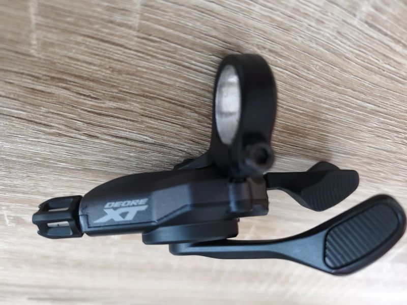 Pravé řazení Shimano XT SL-M8100 12s na objímku