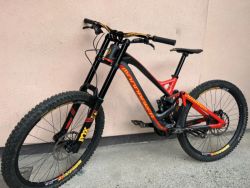 Minimálně jetý Mondraker Summum Pro Carbon - PC: 159 990kč