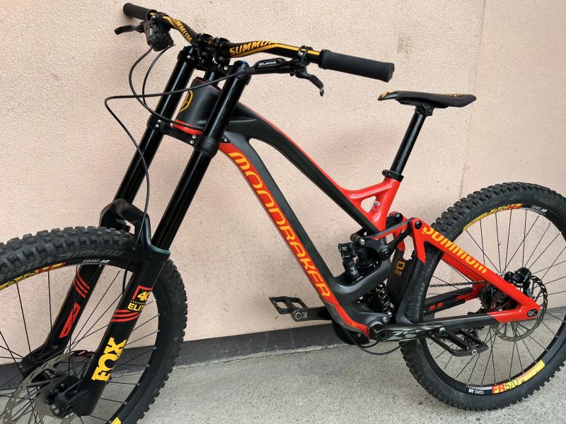 Minimálně jetý Mondraker Summum Pro Carbon - PC: 159 990kč