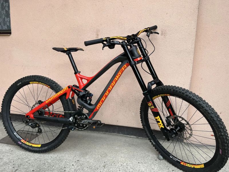 Minimálně jetý Mondraker Summum Pro Carbon - PC: 159 990kč