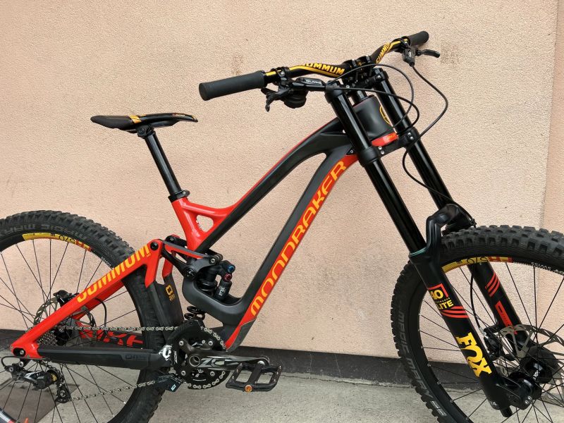 Minimálně jetý Mondraker Summum Pro Carbon - PC: 159 990kč