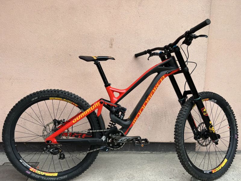 Minimálně jetý Mondraker Summum Pro Carbon - PC: 159 990kč